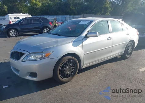 2010 Toyota Camry Le из США, поврежденный, VIN 4T1BF3EK4AU039764